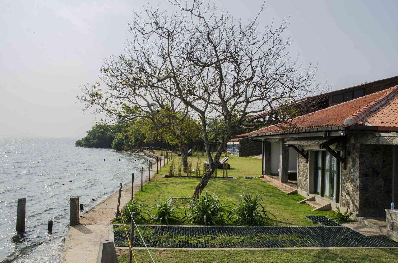 Regenta Arie Lagoon Negombo Buitenkant foto